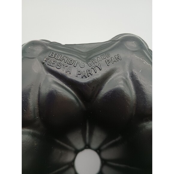 Nordic Ware Bundt Fiesta Party Pan Heavy Cast Aluminum 9" Made In USA! - Picture 3 of 6